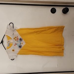 Handmade girl dress with embroidery